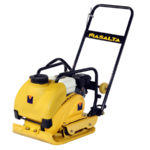 Виброплита Masalta MSR90-4 бензиновая (Honda GX 160, 5.5 л/с, 83 кг, бак для воды, колеса, защитная рама, резиновый коврик)