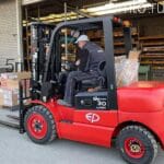 Электрический вилочный погрузчик EP EFL302 3/3000/Li-ion 80V|205Ah (ch 80V|65A)-thumbnail-0