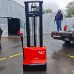 Самоходный штабелер EP Equipment SB15 1500/2W300/AGM 24V|80Ah (ch 24V|10A встр.)-thumbnail-9