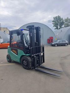 Электрический вилочный погрузчик  LIMGARD iEV30PS2 3/4800/FFL/SS/cabin/Li-ion 80VI648Ah/Fingertip